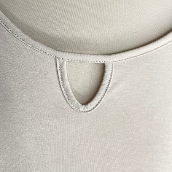 Soft Surroundings Carina keyhole top in taupe - Picture 4 of 6